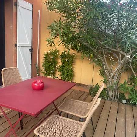 Petite Maison Cocooning A Les Mimosas Holiday home *